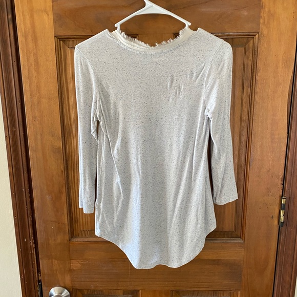 Gray v-neck top - Picture 2 of 2